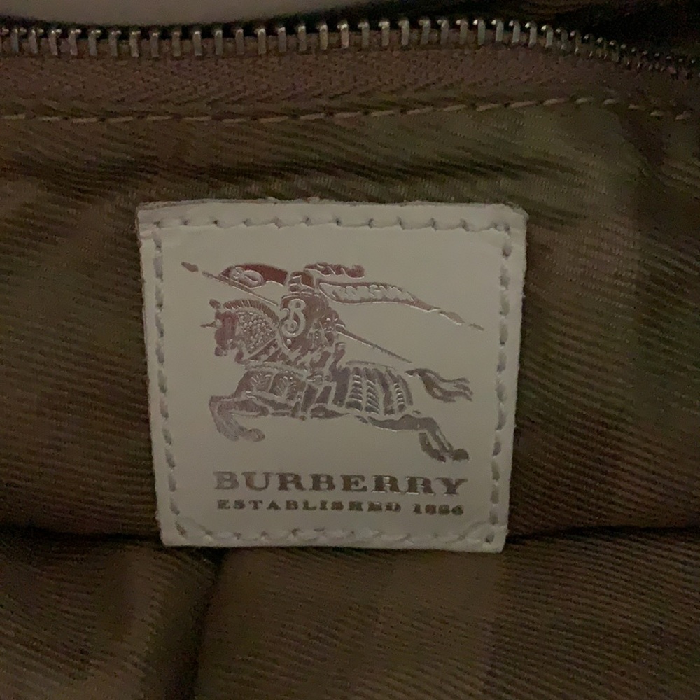 Authentic Burberry Purse - Picture 6 of 7
